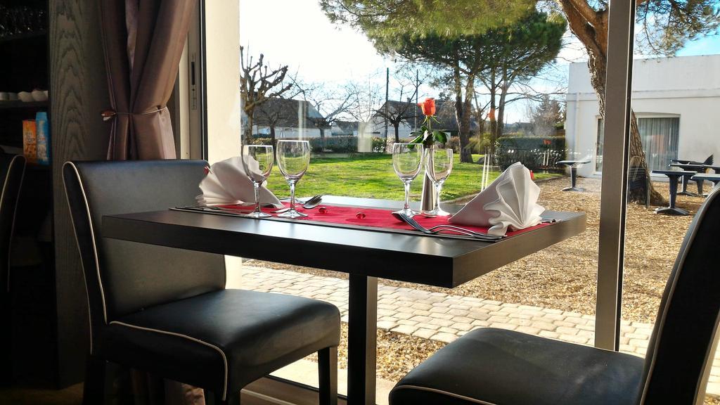 Logis Hotel Restaurant Des Chateaux Azay-le-Rideau Ngoại thất bức ảnh